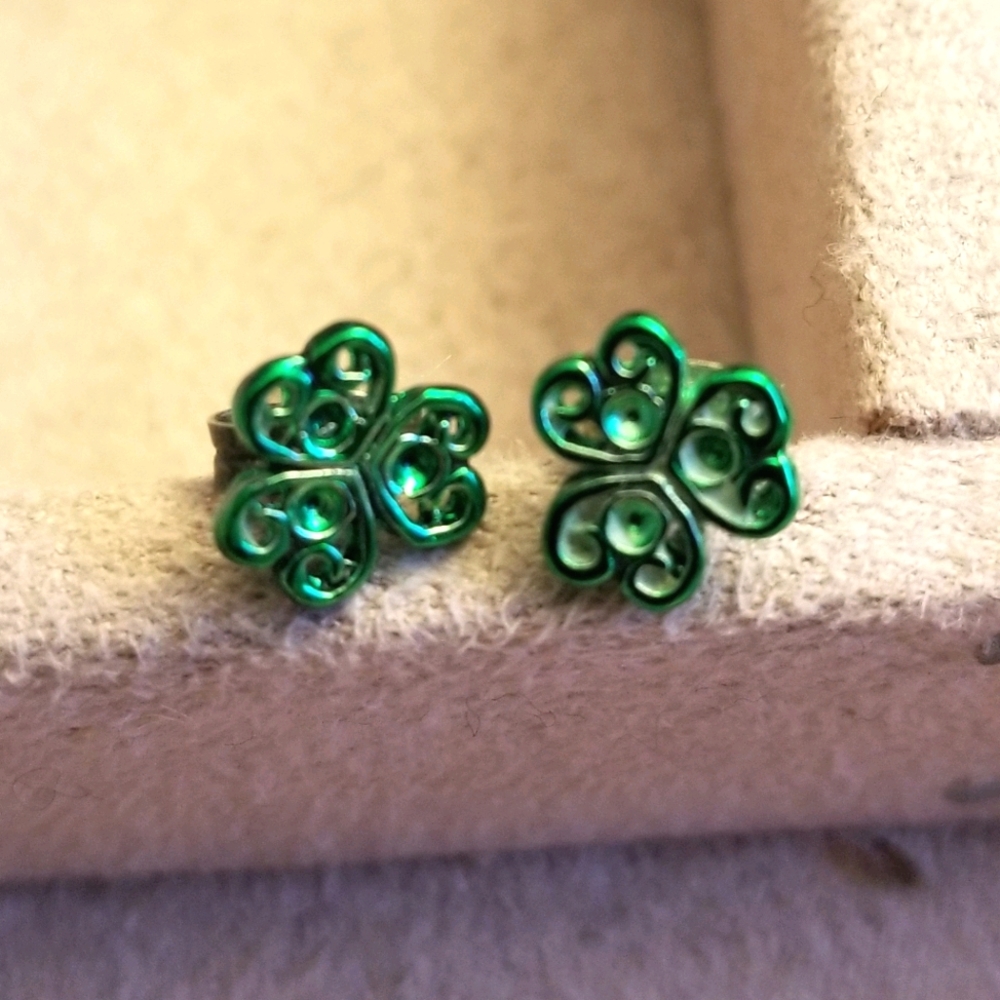 Clover St. Patrick's Day Post Earrings
